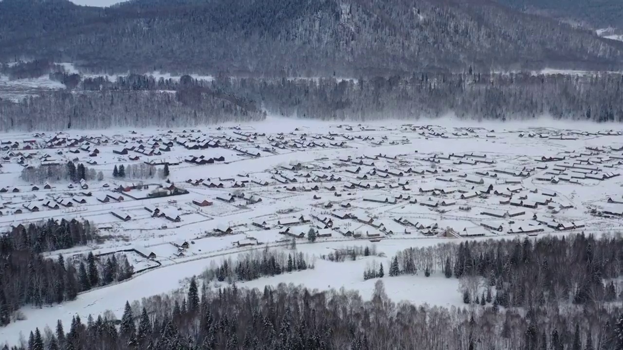 航拍禾木村雪景视频素材