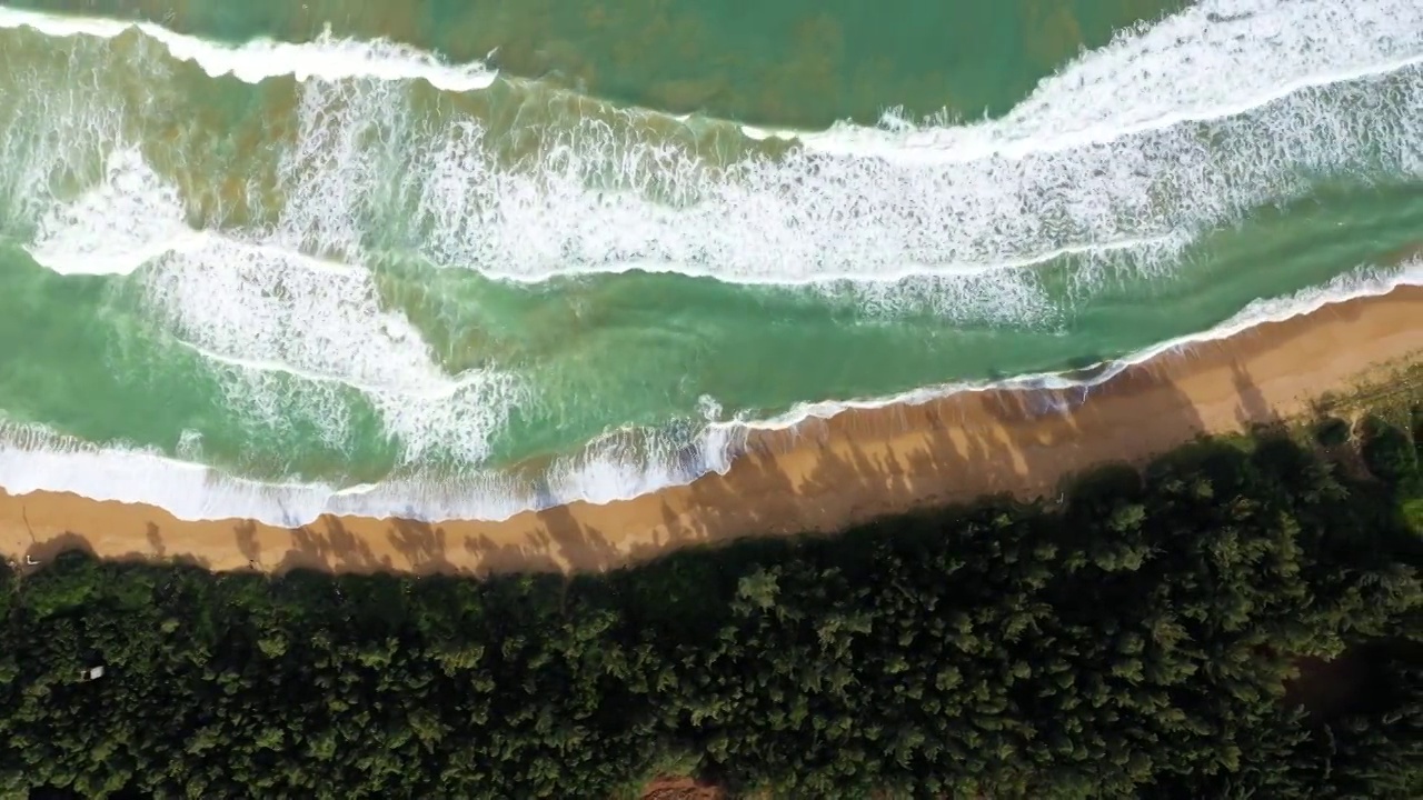 海滩，后海村，三亚，海边风景，海浪，美丽海岸线视频素材