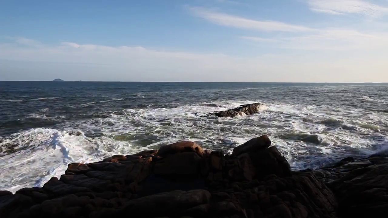 海浪礁石视频素材