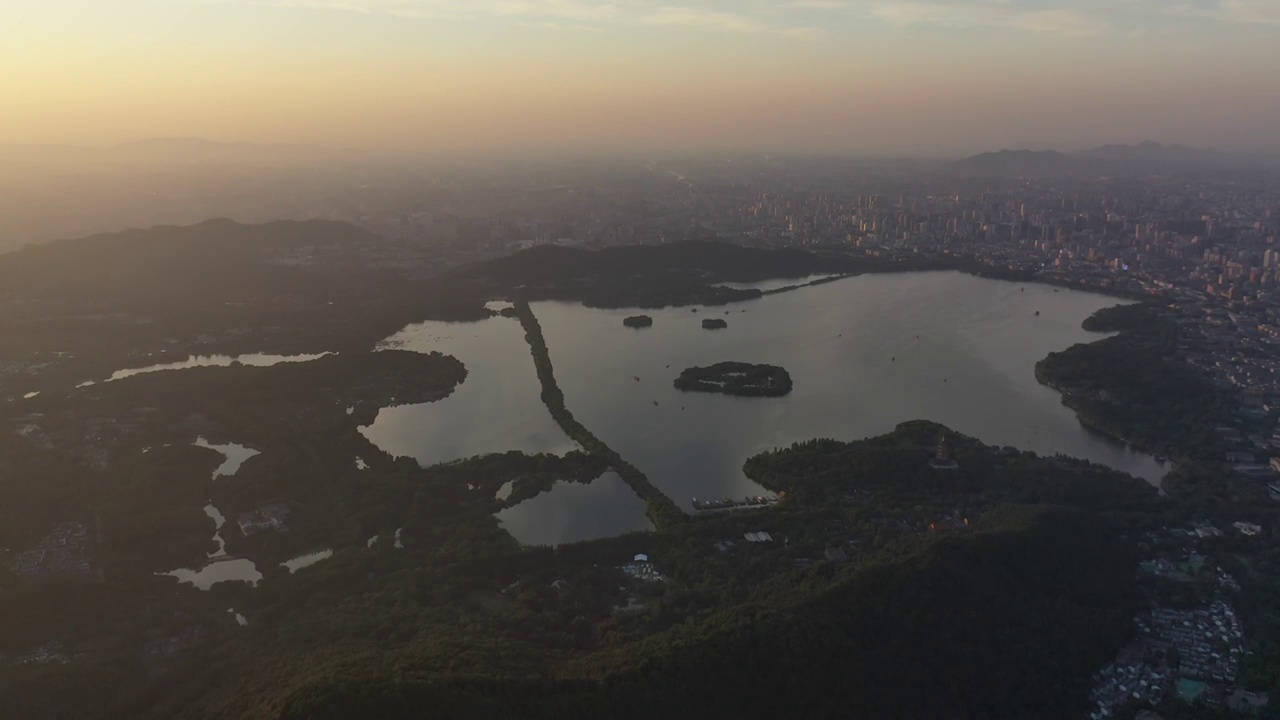 杭州西湖日落晚霞全景航拍视频素材