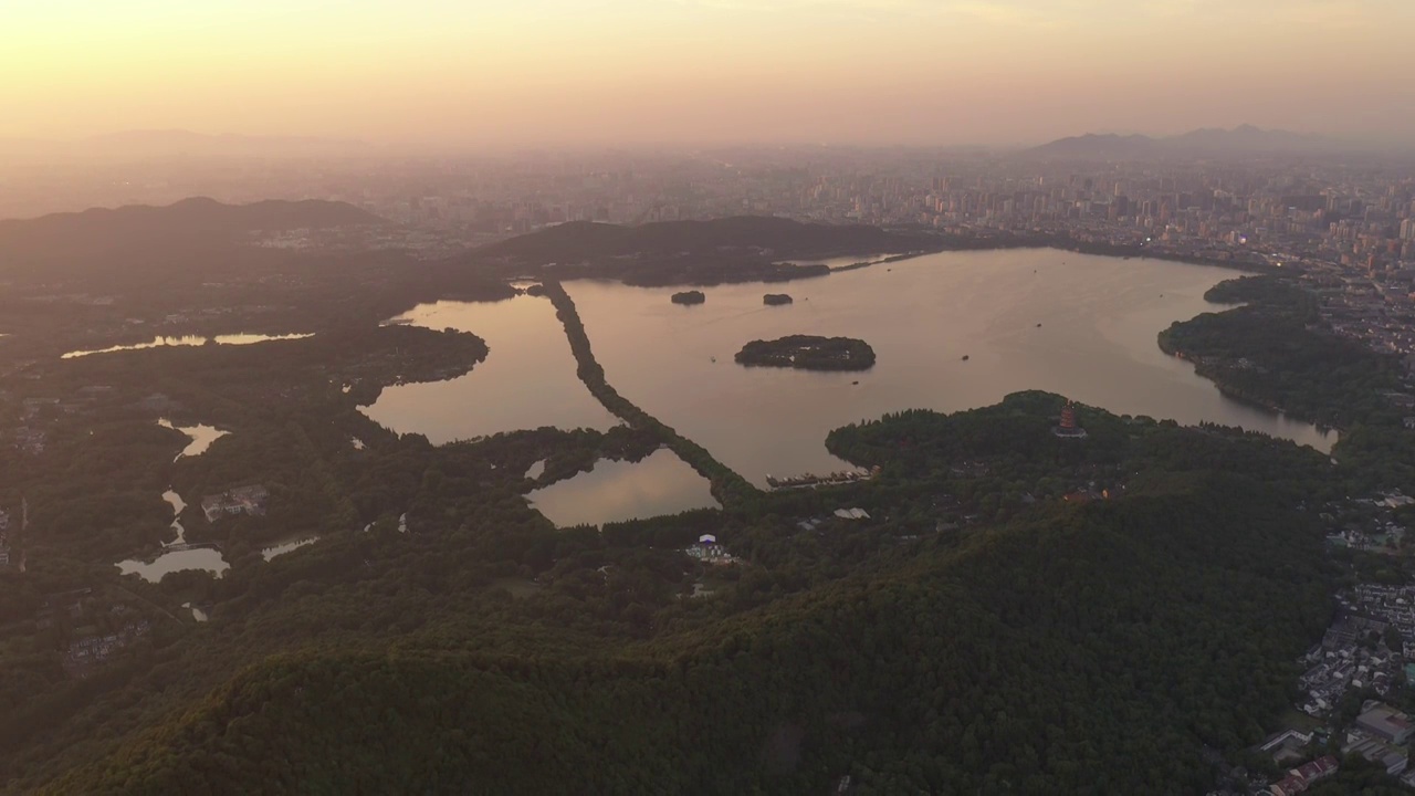 杭州西湖日落晚霞全景航拍视频素材