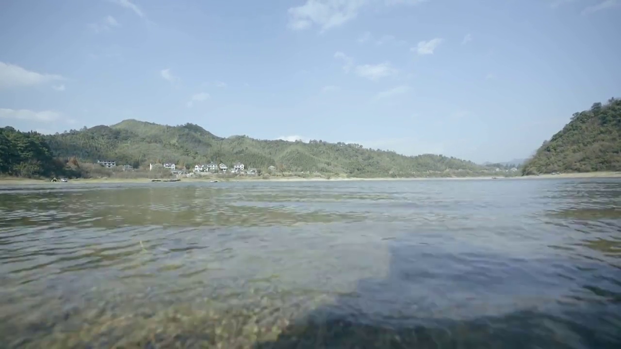 浙江赋石水库沿岸村庄建筑视频素材