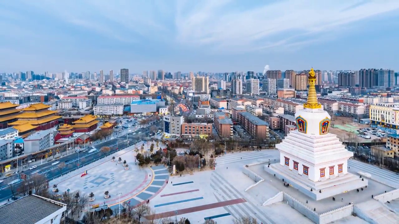 内蒙古呼和浩特市宝尔汗佛塔和观音寺日转夜延时摄影视频素材