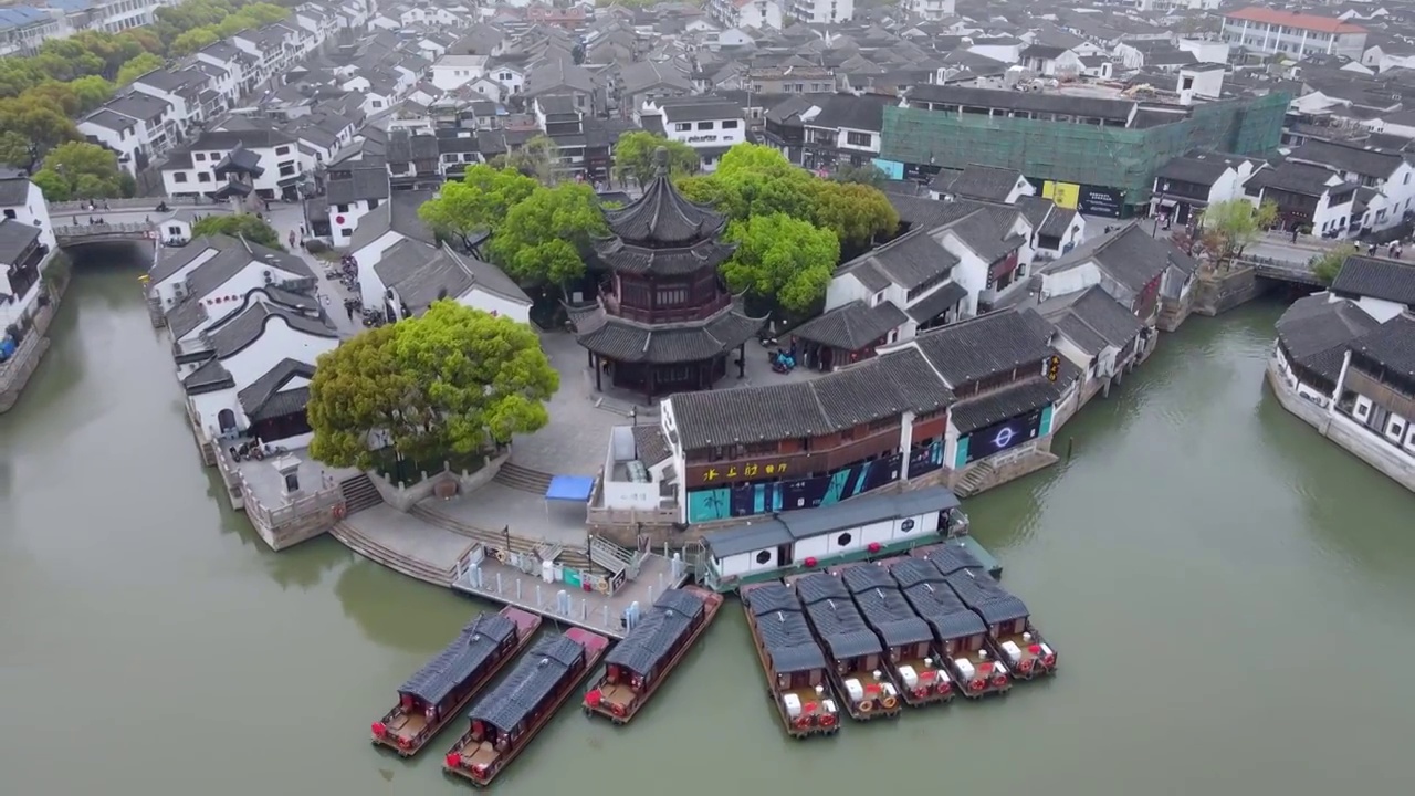 航拍苏州山塘古镇风光全景大画幅视频素材