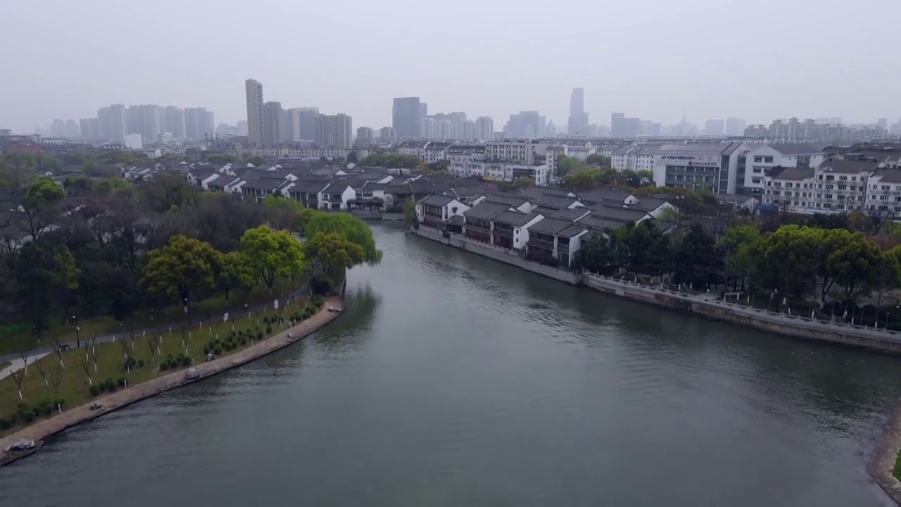 航拍苏州山塘古镇风光全景大画幅视频素材