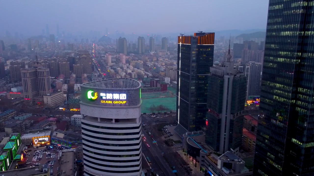 济南 泉城广场 绿地中心 趵突泉 历下区 五龙潭 泉城路 烁源大街 夜景视频素材