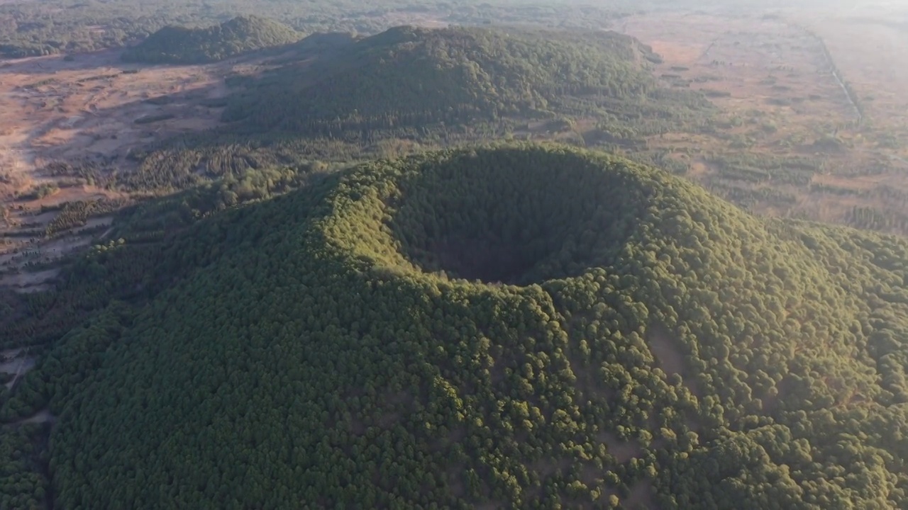 腾冲市火山地热国家地质公园视频素材