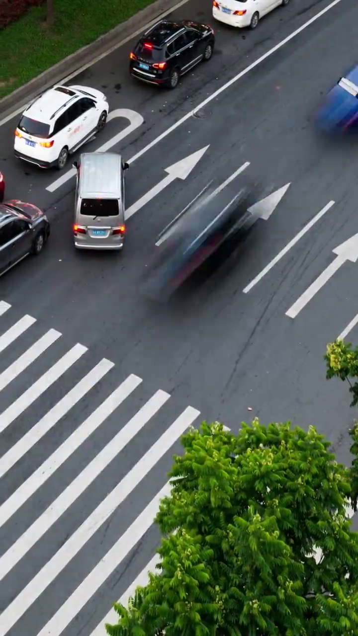 广东广州城市中心交通车流人流量视频素材