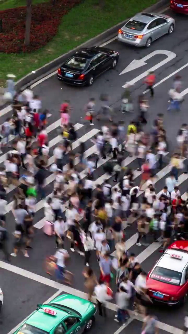 广东广州城市中心交通车流人流量视频素材