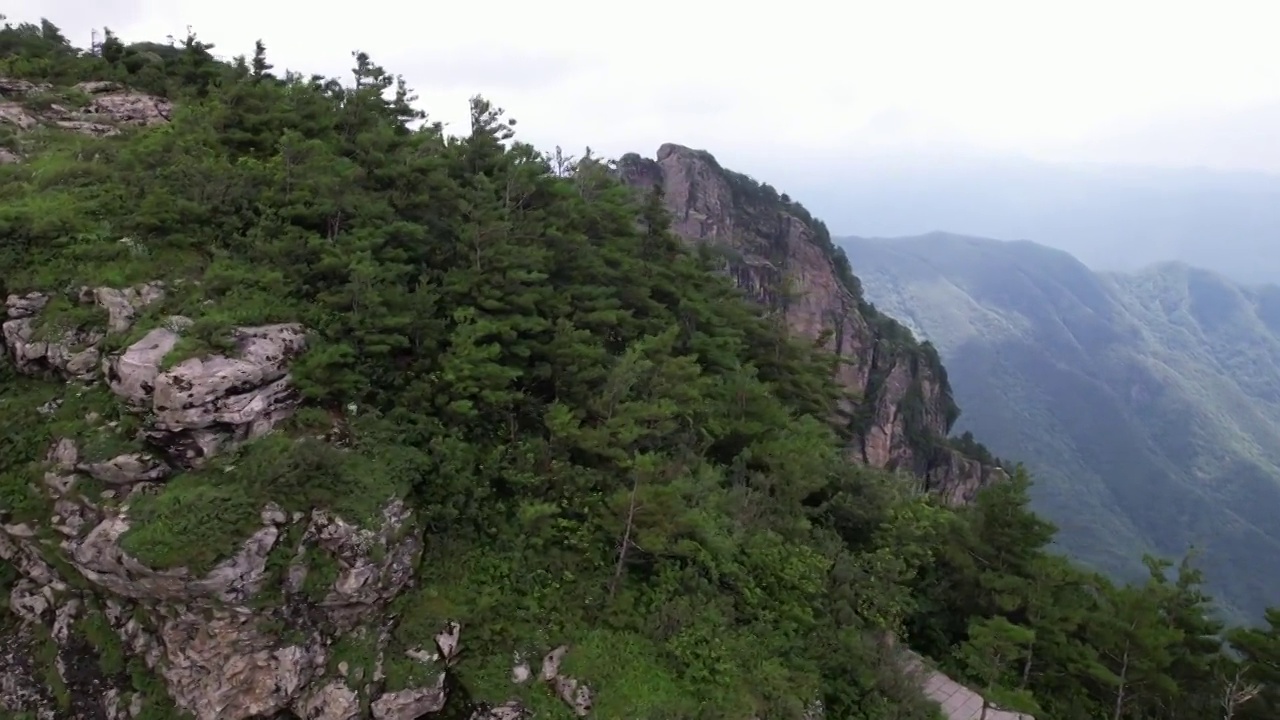 航拍陕西秦岭商洛牛背梁自然风景区视频素材