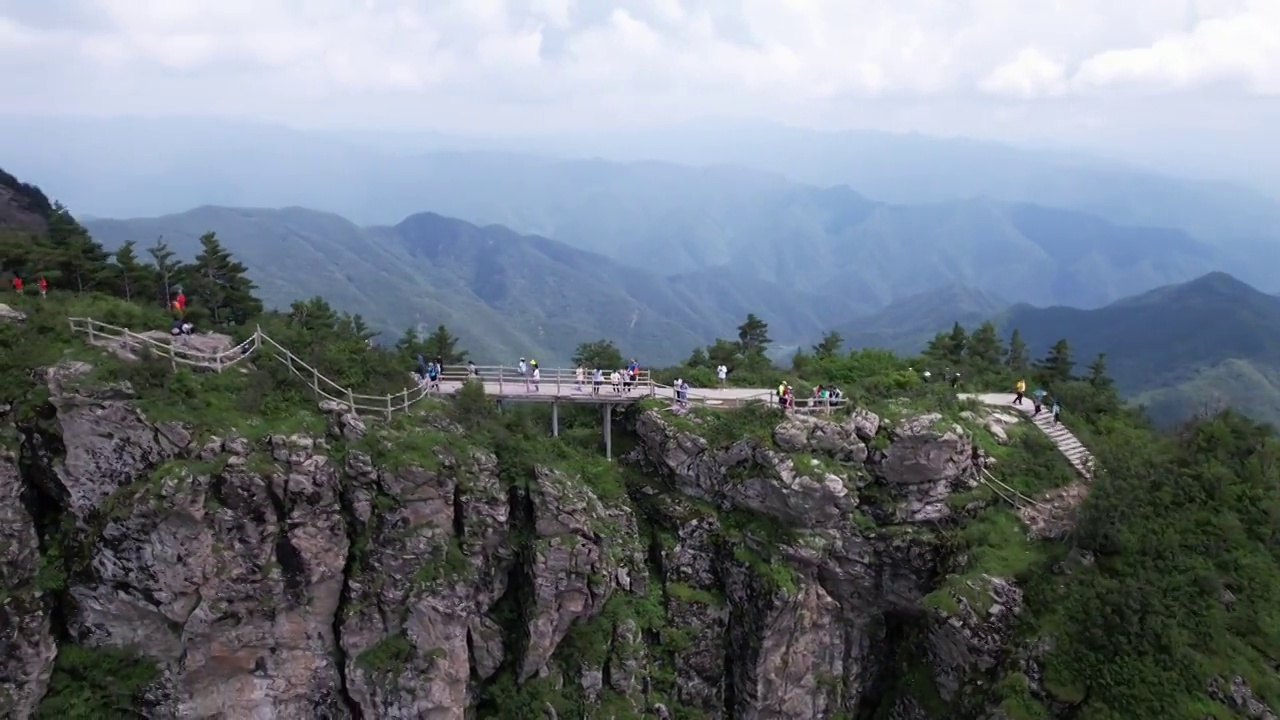 航拍陕西秦岭商洛牛背梁自然风景区视频素材