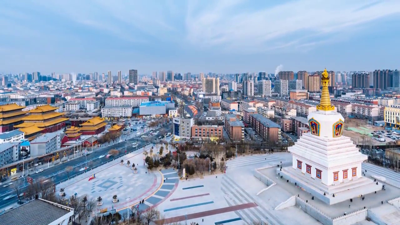 内蒙古呼和浩特市宝尔汗佛塔和观音寺日转夜延时摄影视频素材