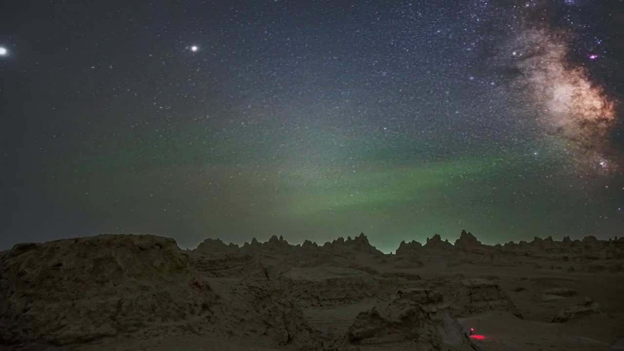 青海鄂博梁丹霞地貌银河星空视频素材