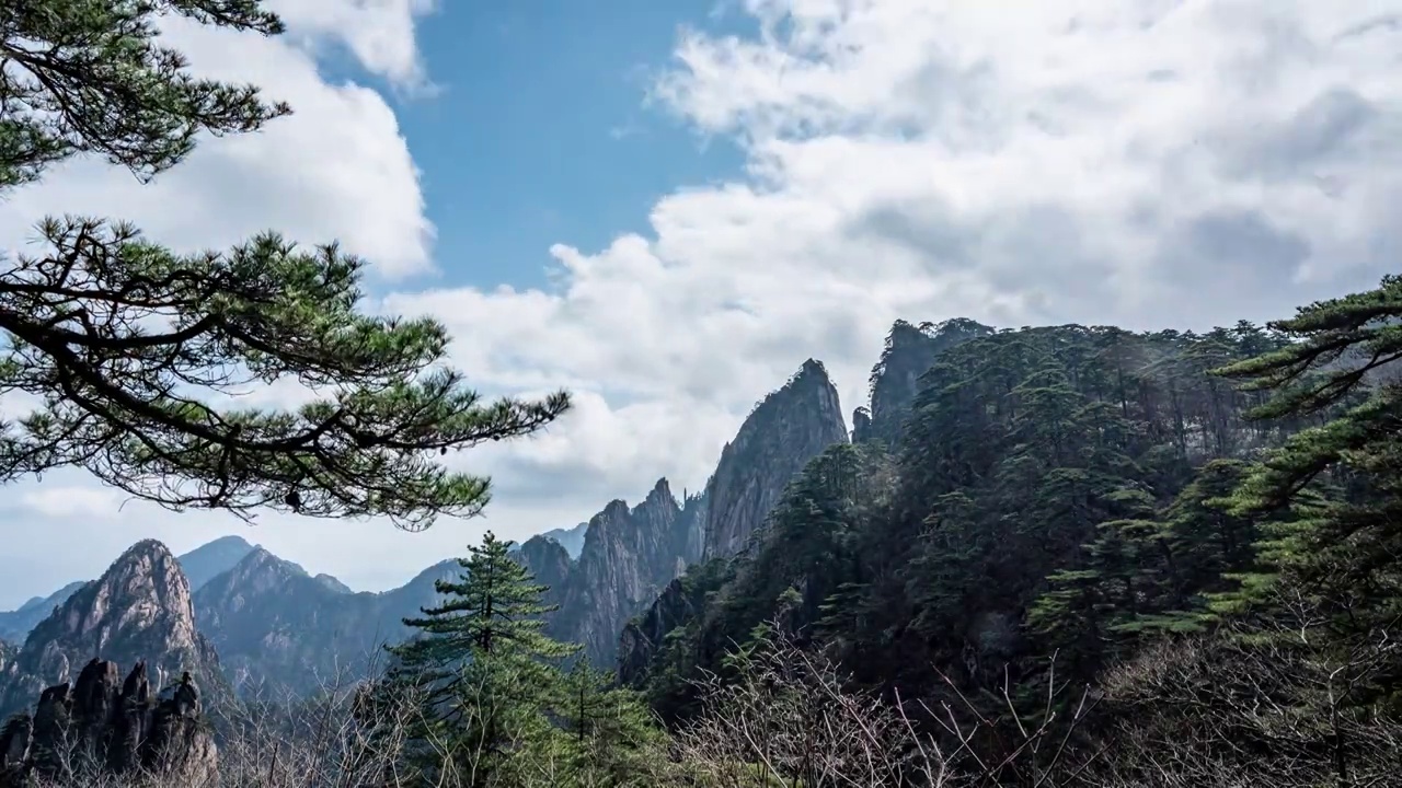 童子拜观音 — 黄山一景视频素材