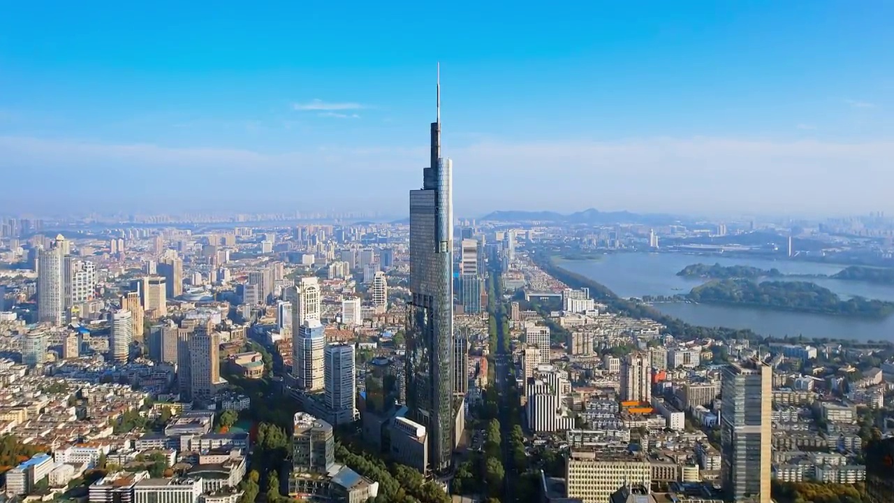 中国江苏南京紫峰大厦和城市天际线航拍风光视频素材