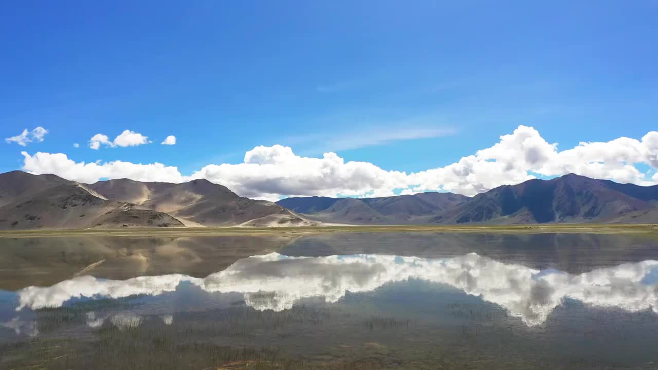 西藏喜马拉雅牧村土林视频素材