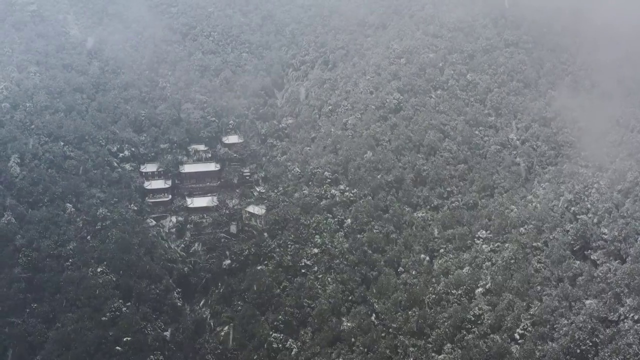 杭州韬光寺雪景航拍视频素材