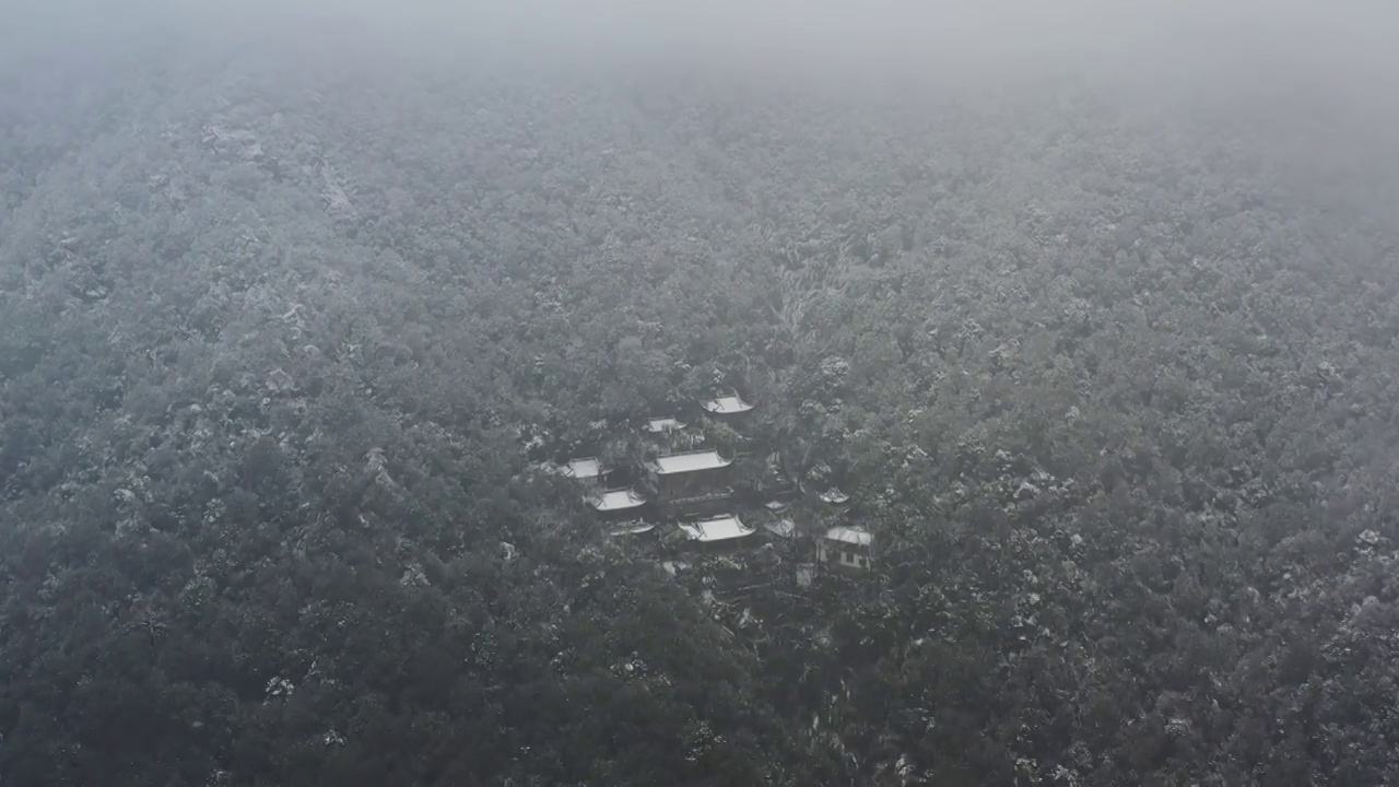 杭州韬光寺雪景航拍视频素材