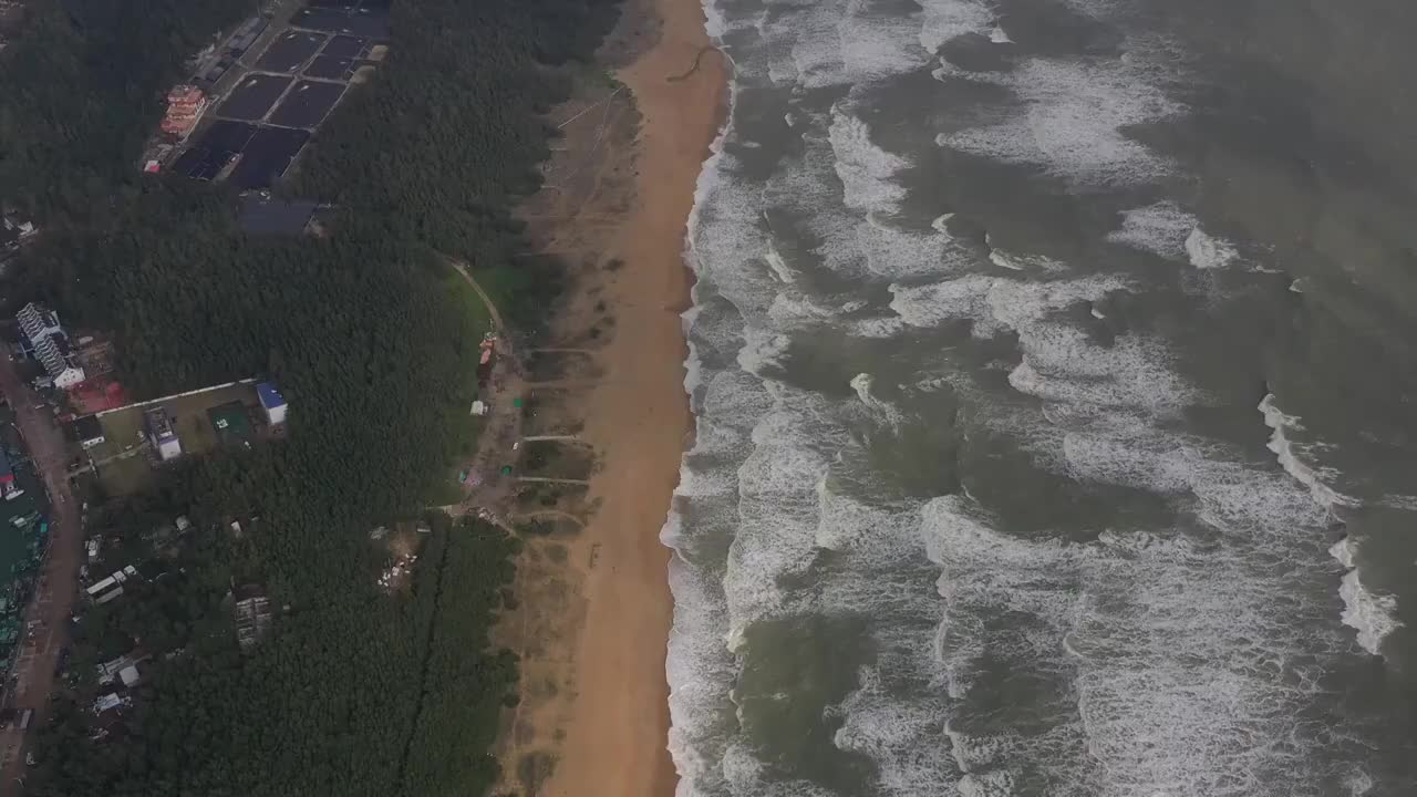 中国海南省万宁市和乐镇海岸线航拍素材视频素材