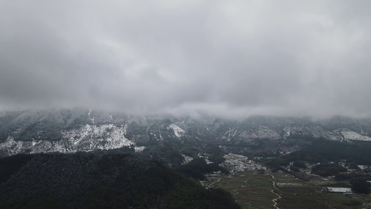 西递宏村雪景山脉风光大疆航拍视频素材