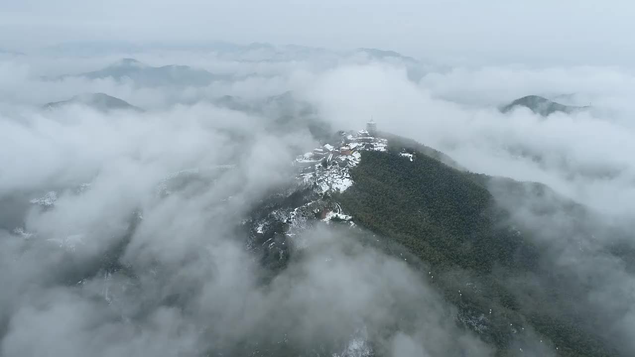 航拍中国安徽省宣城市郎溪县石佛山云海风光视频素材