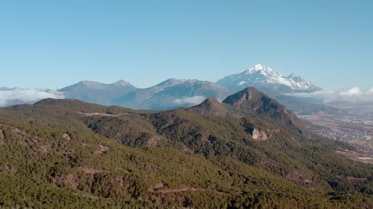 云南丽江玉龙雪山航拍视频素材