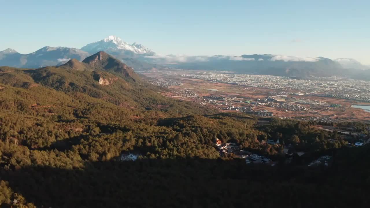 云南丽江玉龙雪山航拍视频素材