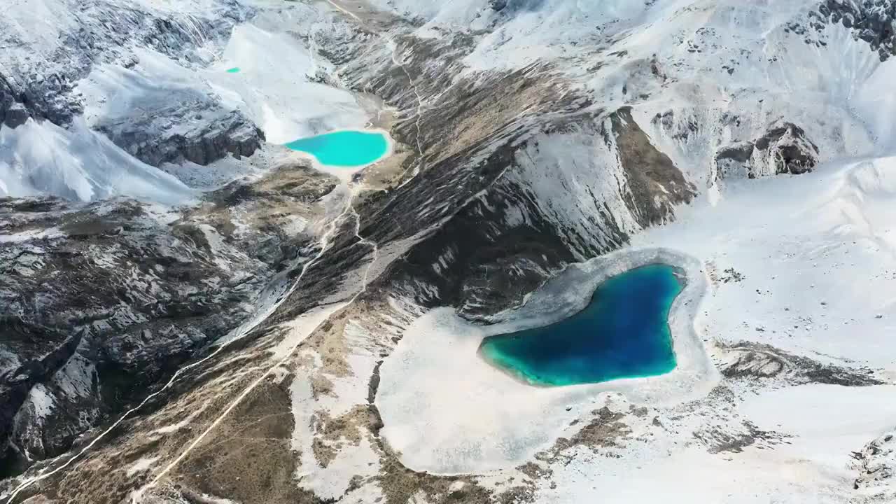 稻城亚丁牛奶海五色海航拍视频下载