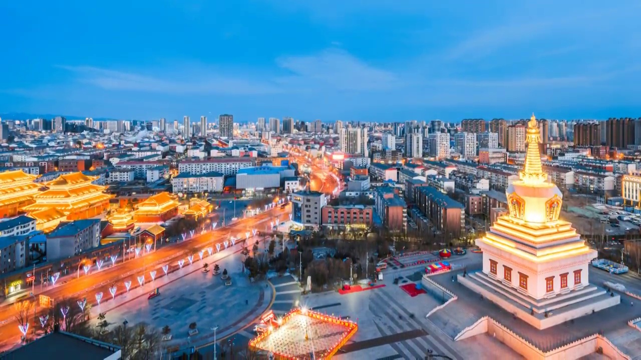 内蒙古呼和浩特市观音寺宝尔汗佛塔夜景高视角延时摄影视频素材