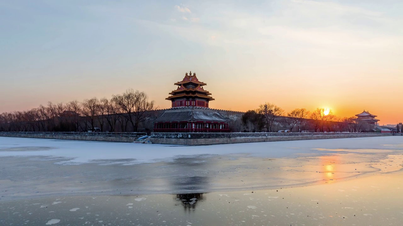 雪后的北京故宫角楼视频素材