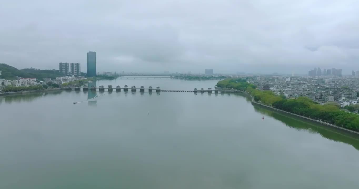 雨后的潮州广济桥视频素材