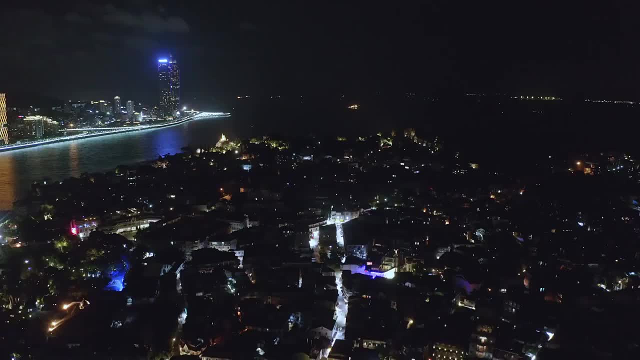 城市地标世茂海峡大厦夜景视频素材