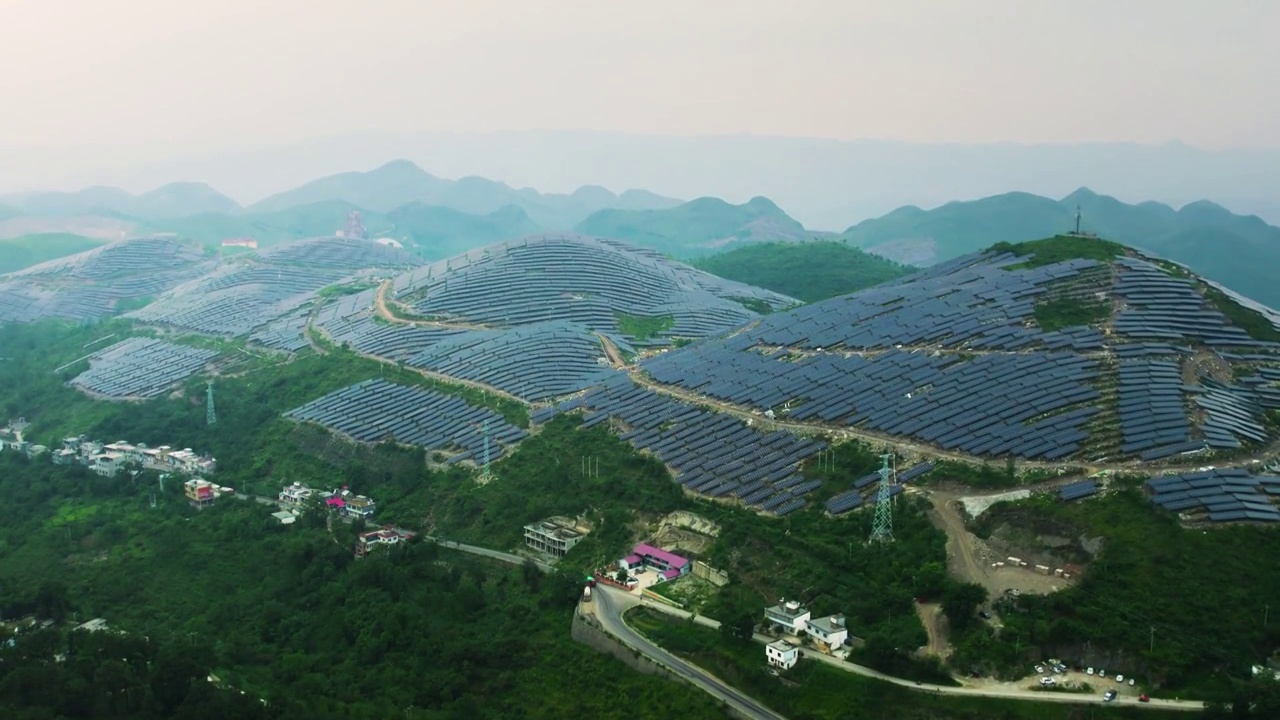 贵州省晴隆光照太阳能光伏山区光伏电站视频素材