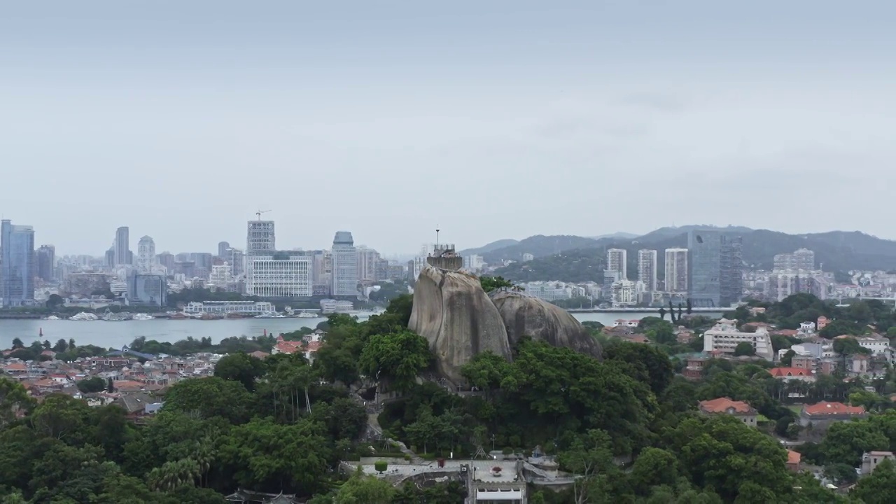 航拍厦门鼓浪屿日光岩全景视频素材