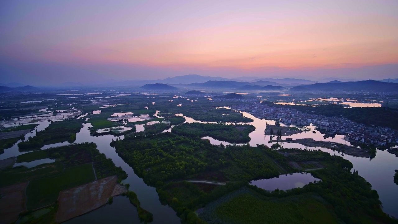 航拍夕阳下诸暨著名景点白塔湖国家湿地公园视频下载