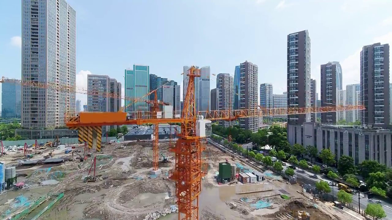 航拍杭州滨江城区现代建筑工地和现代城市风光视频素材