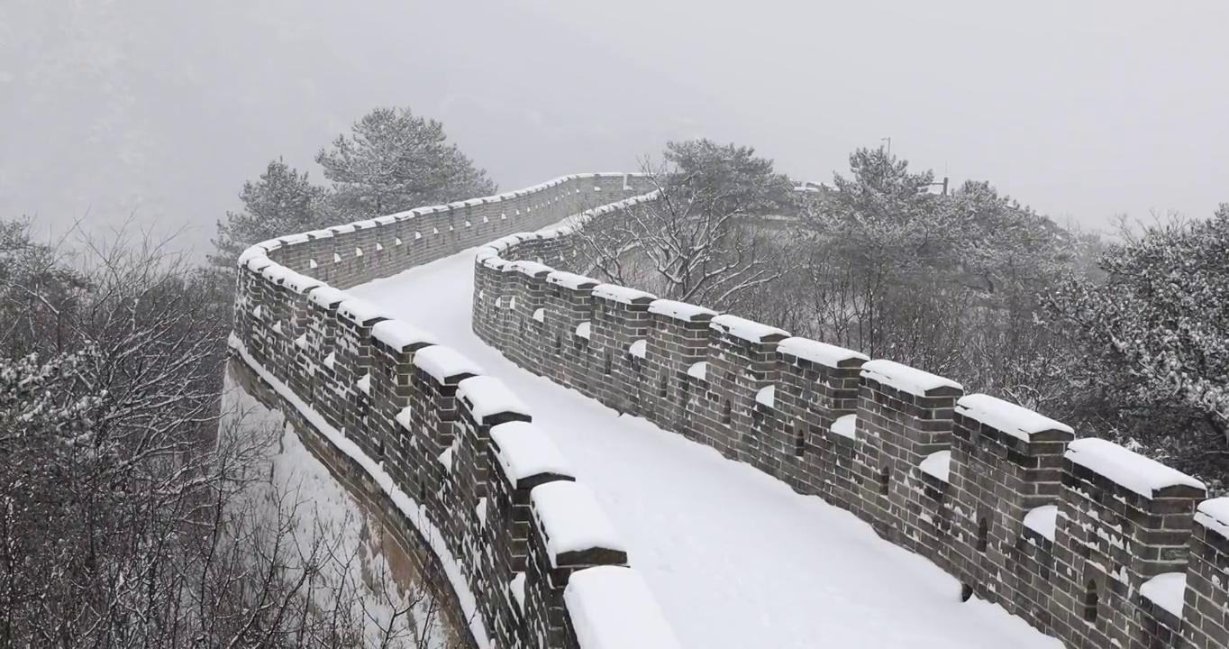 北京4K拍摄雪中的长城视频素材