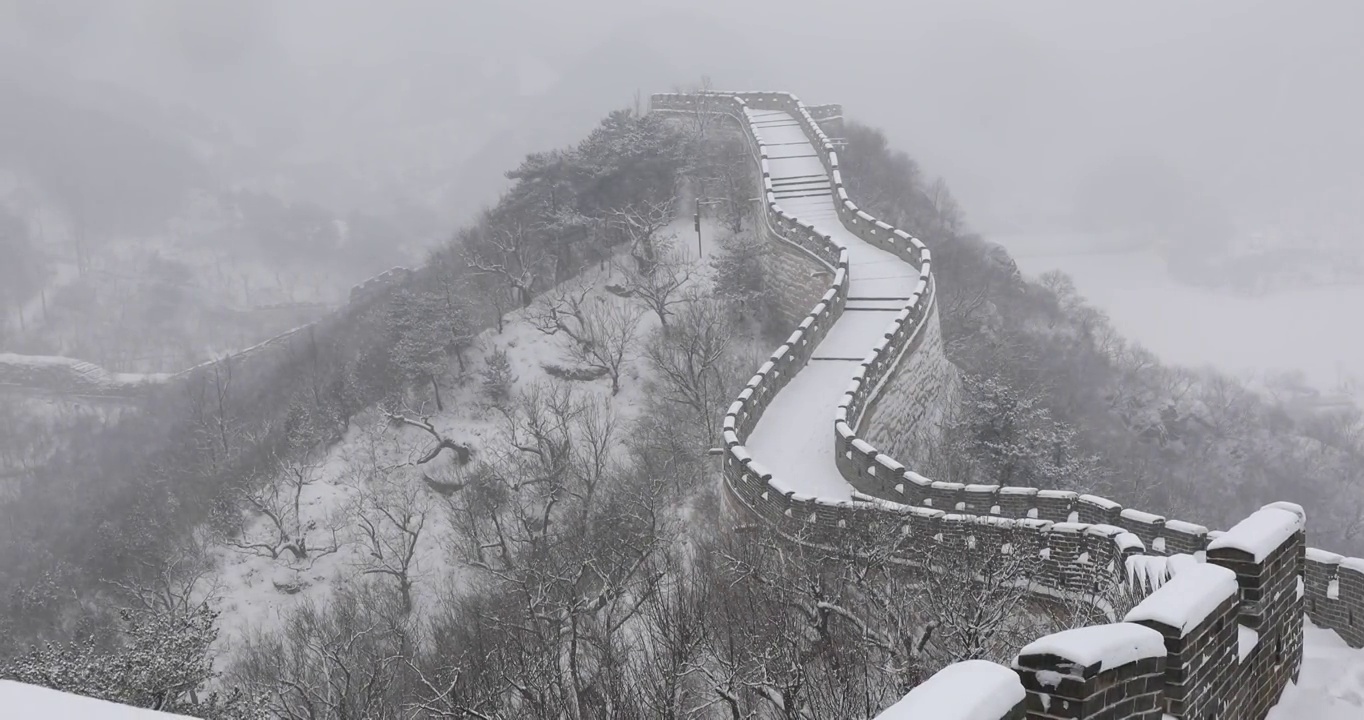 北京4K拍摄雪中的长城视频素材