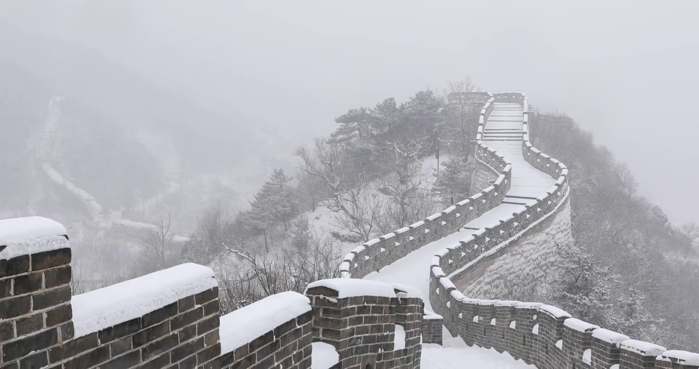 北京4K拍摄雪中的长城视频素材