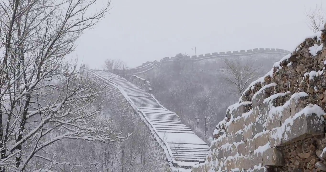 北京4K拍摄雪中的黄花城水长城视频素材