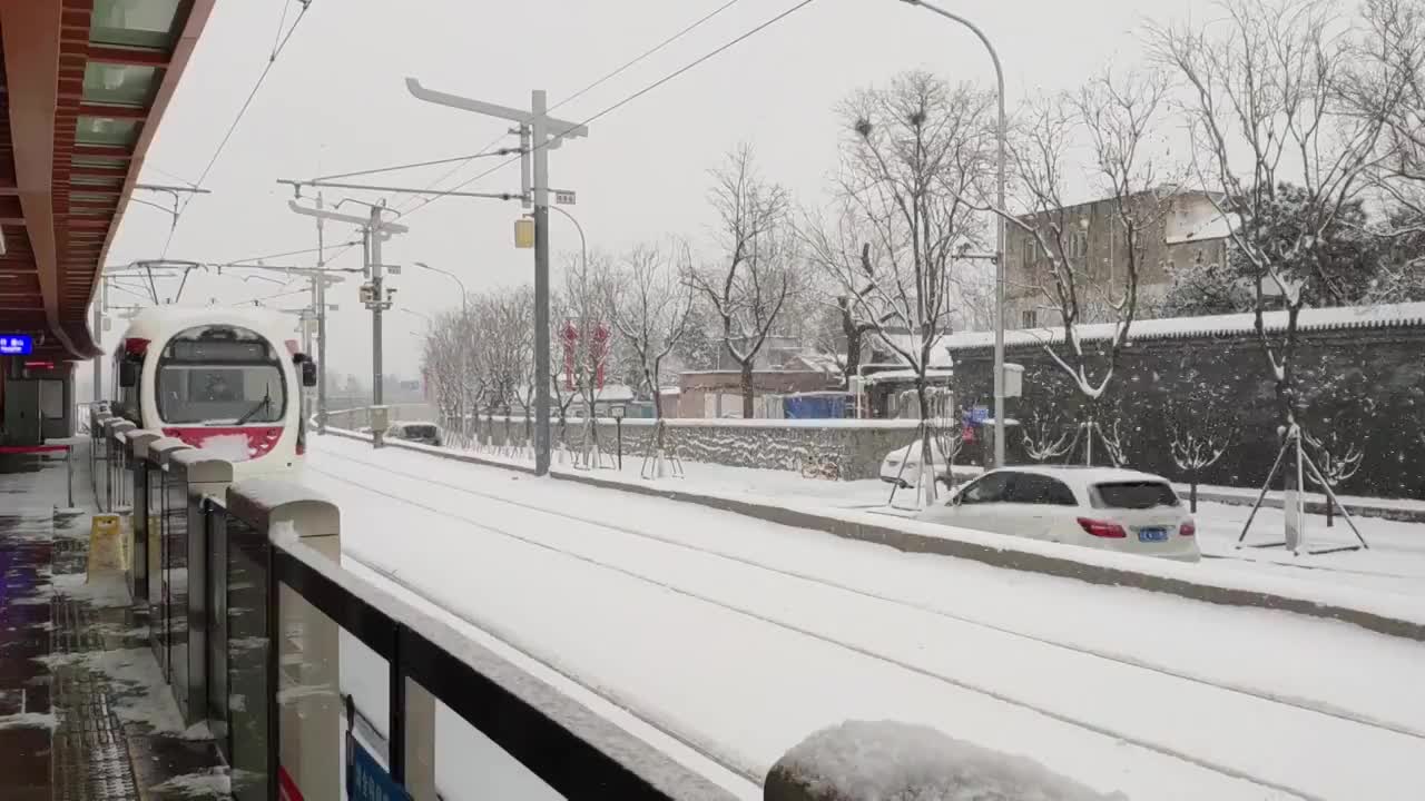 雪中西郊线视频素材