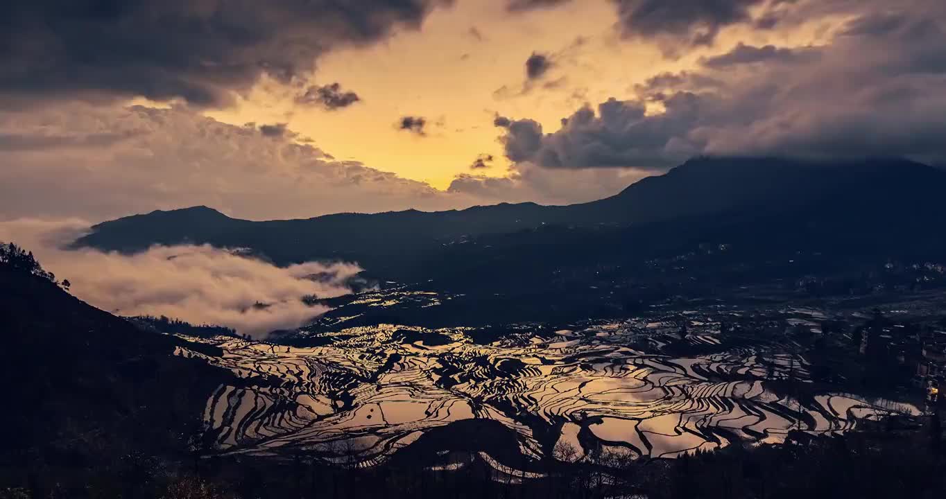 梯田的日出风光，云南红河哈尼梯田的清晨视频素材