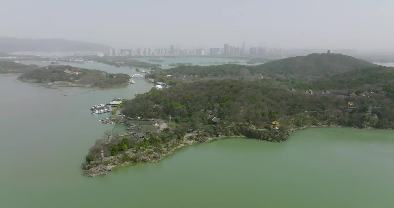 江苏省无锡市太湖鼋头渚风景区帆船风光视频素材