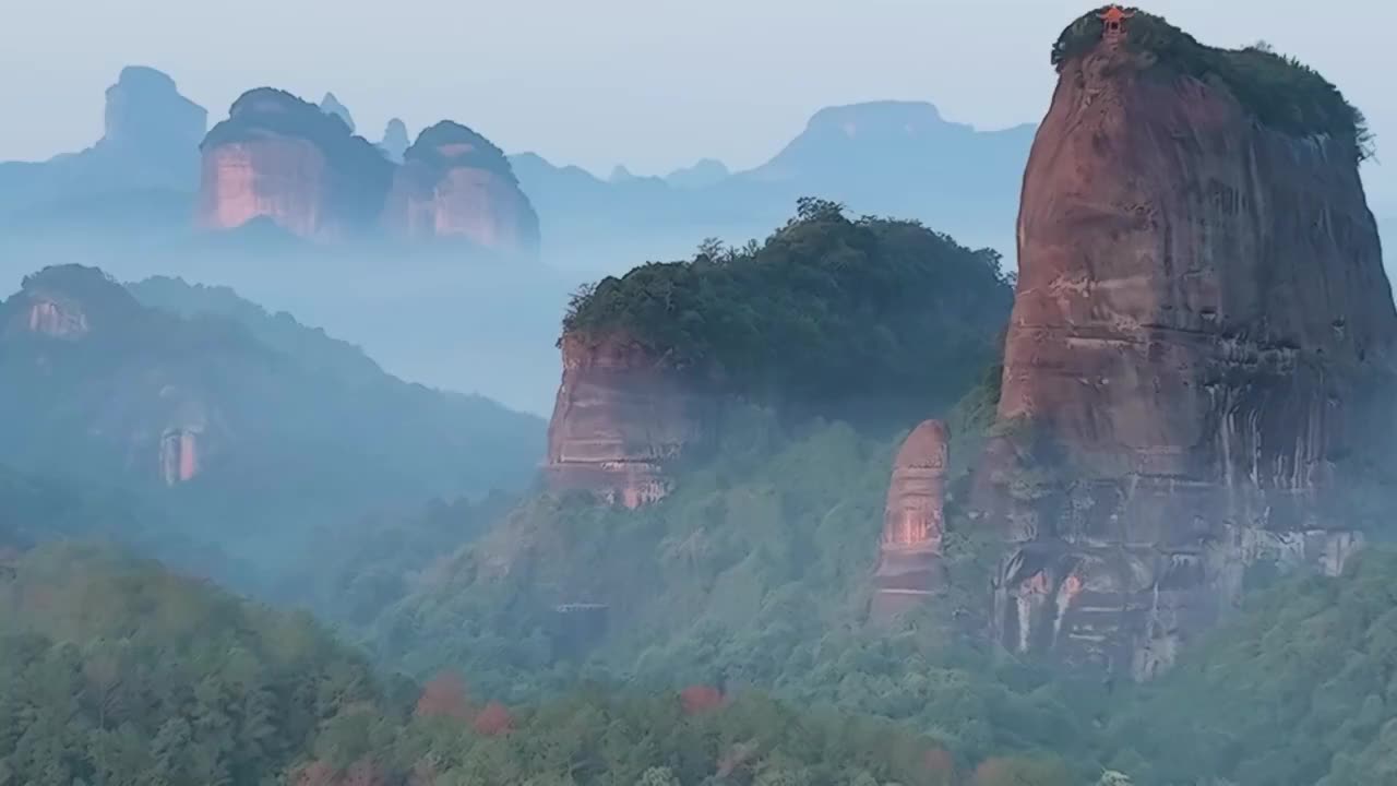 韶关丹霞山阳元石双乳峰视频素材