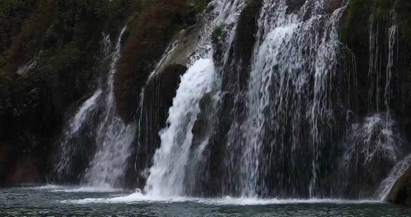 瀑布的水流，云南罗平九龙瀑布群视频素材