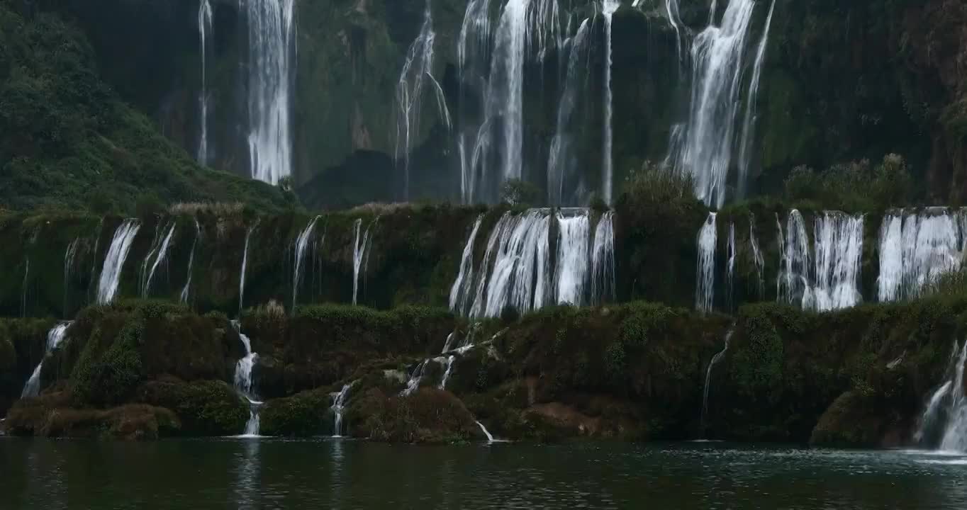 瀑布的水流，云南罗平九龙瀑布群视频素材