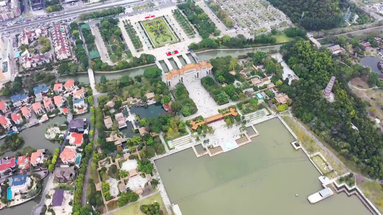 广东佛山顺德大良顺峰山公园航拍视频，城市天际线，森林城市，著名景点，视频素材