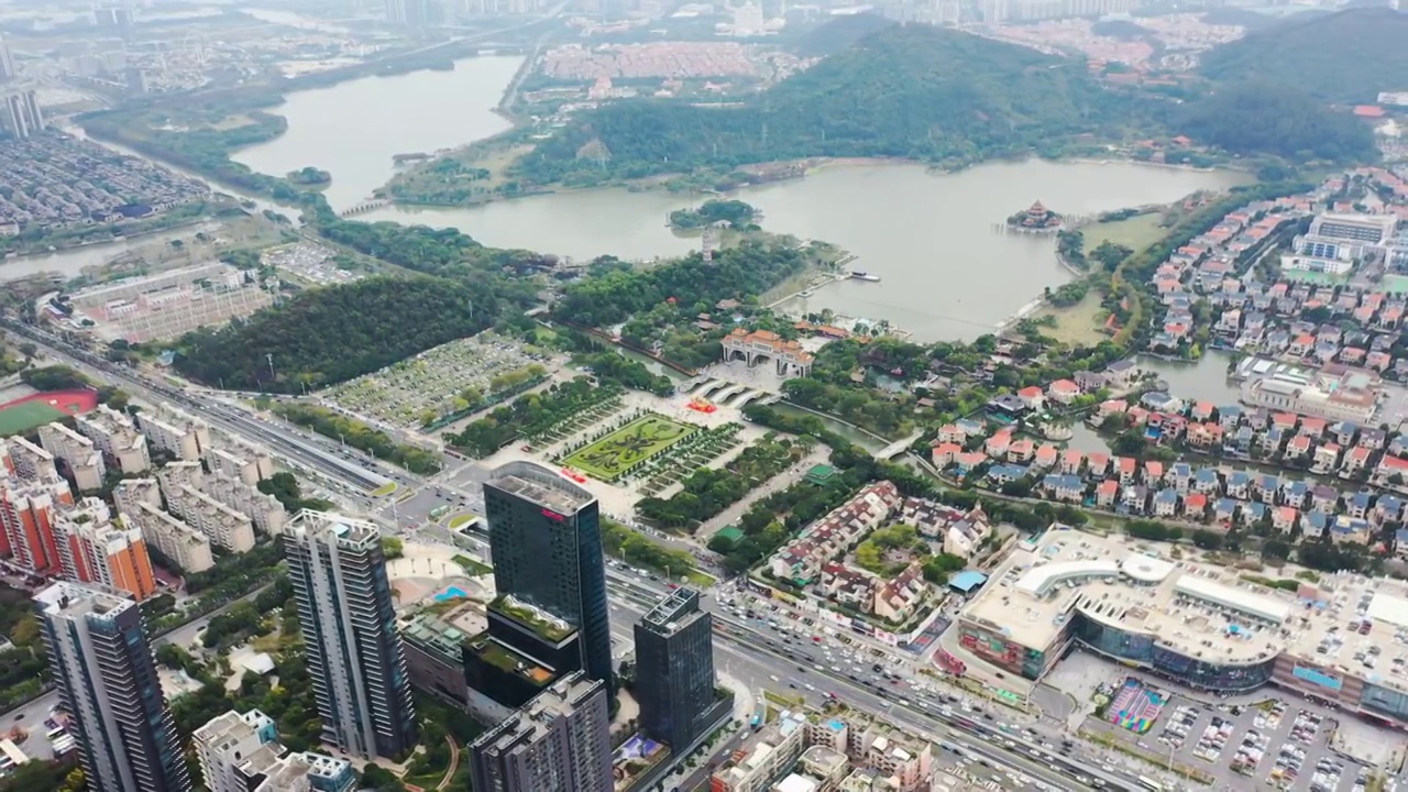 佛山顺德大良顺峰山公园航拍视频，城市风光，城市天际线，视频素材