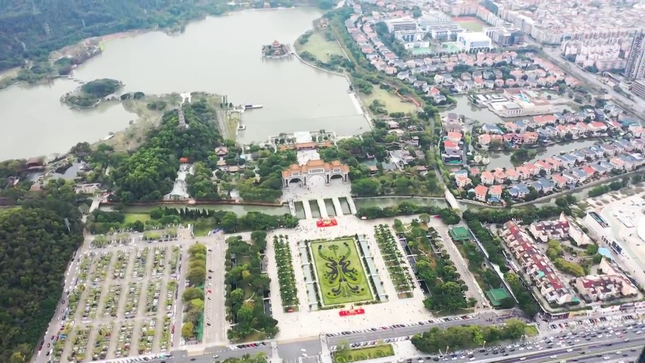 广东佛山顺德大良顺峰山公园航拍视频，粤港澳大湾区，城市天际线，新一线城市，新媒体配图素材，森林城市视频素材