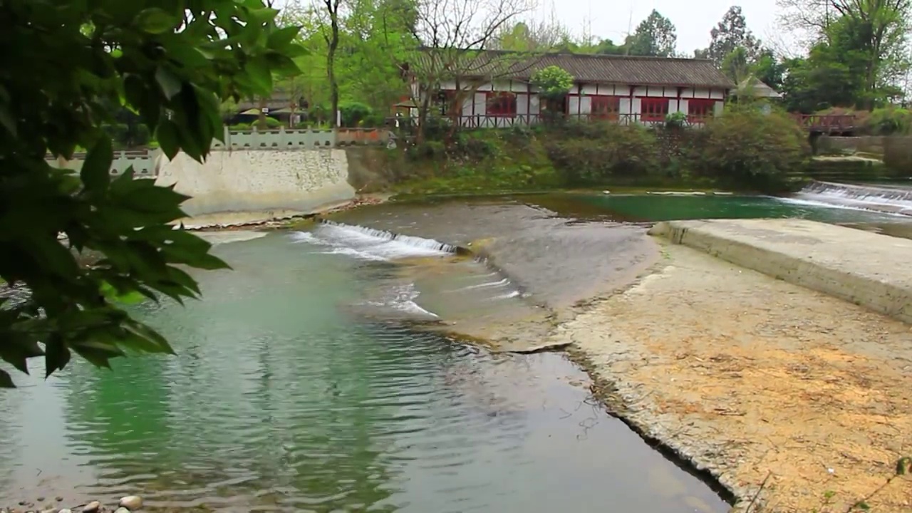 成都温江区江安何春天的水流视频素材